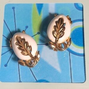 Vintage Clip On Leaf Earring